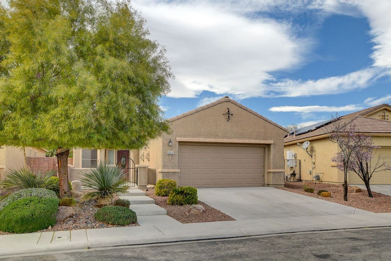 6613 Scavenger Hunt St - Photo 3 of 48