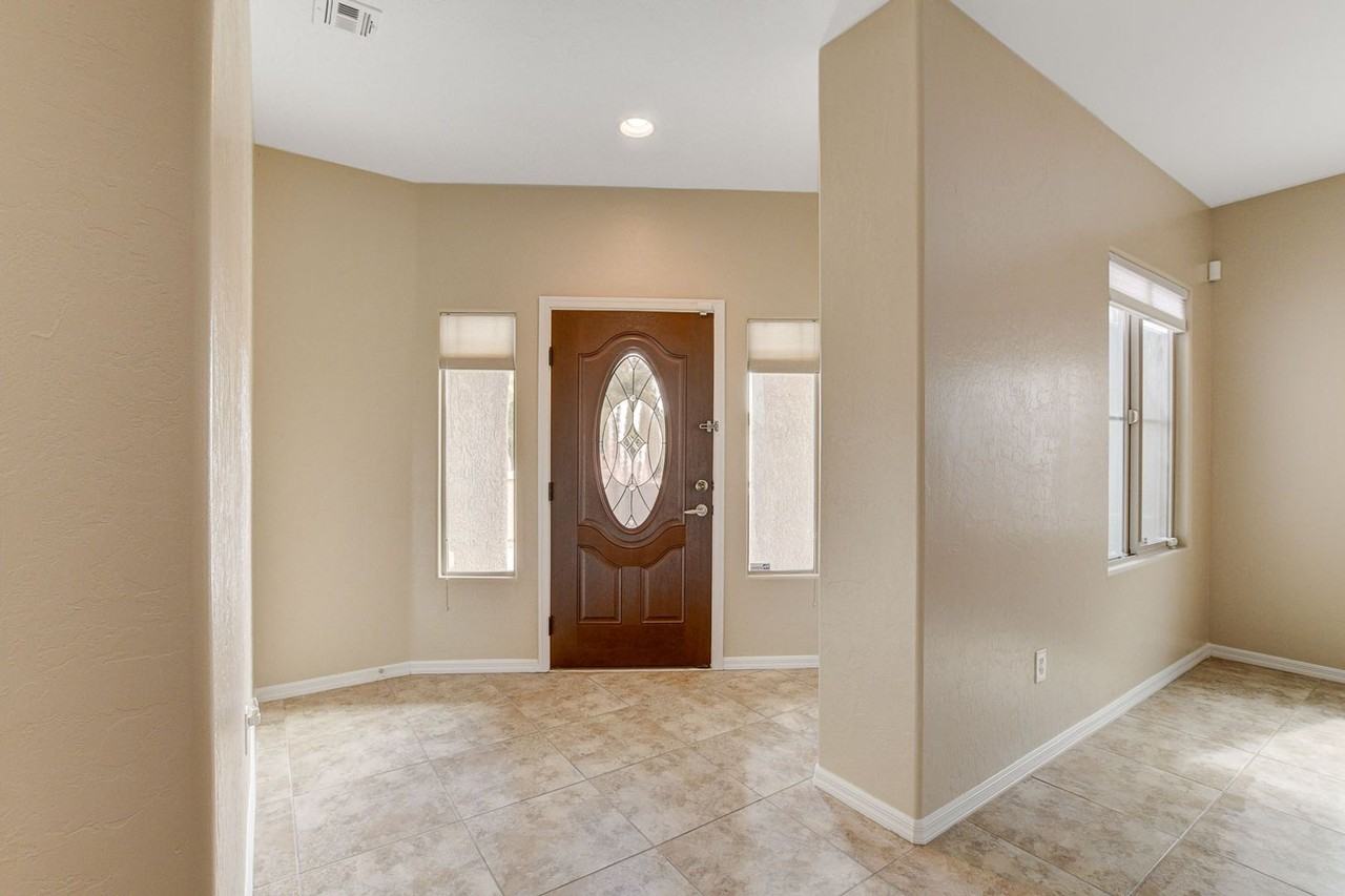 6613 Scavenger Hunt St - Photo 7 of 48