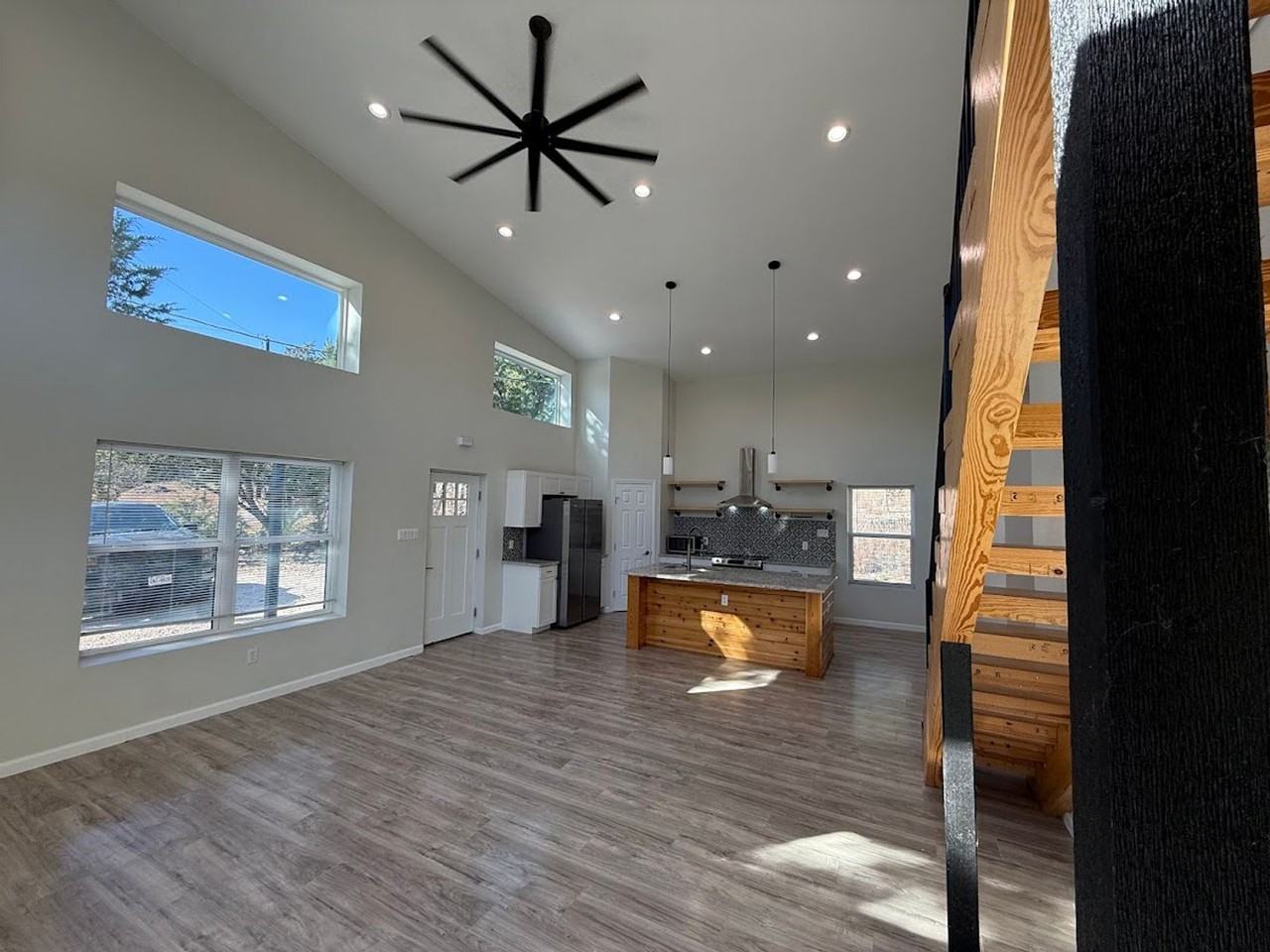 1226 Whispering Hills Dr - Photo 2 of 28