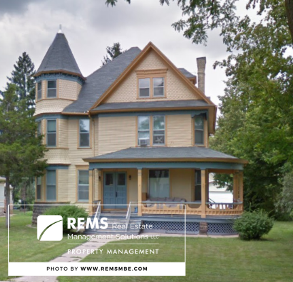 407 2nd St - Photo 2 of 5