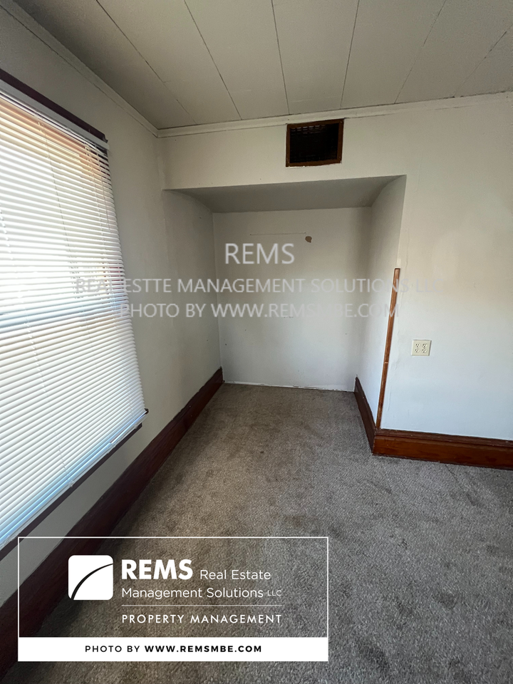 431/437 Clark Street - Photo 5 of 16