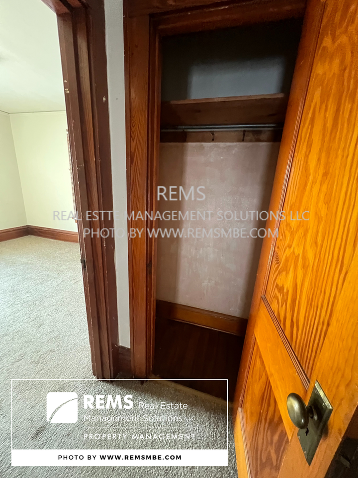 431/437 Clark Street - Photo 6 of 16