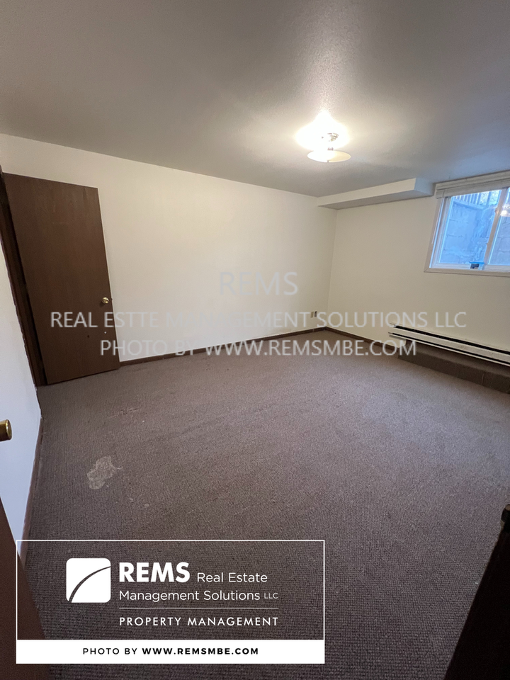 1110 Grand Ave - Photo 4 of 5