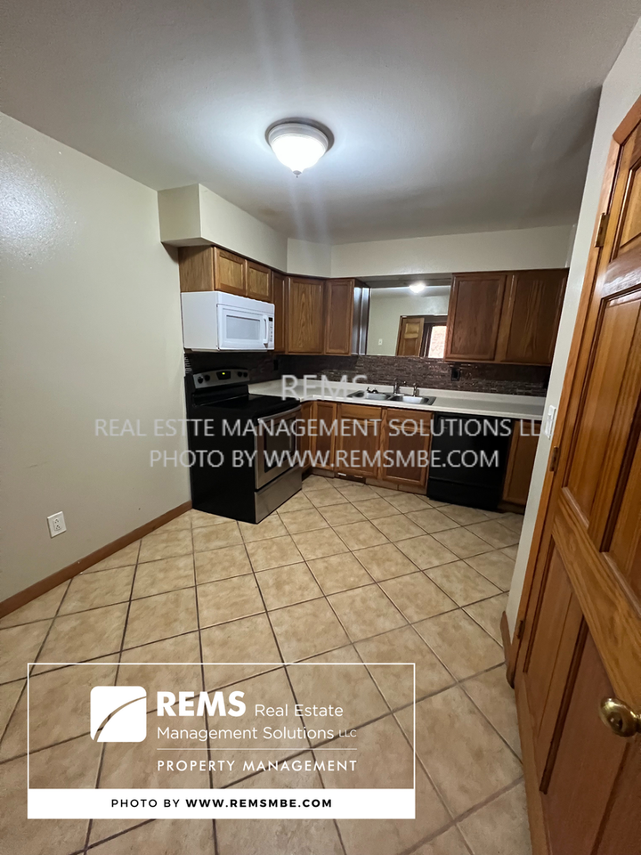 1185 E Hiawatha Dr - Photo 4 of 7