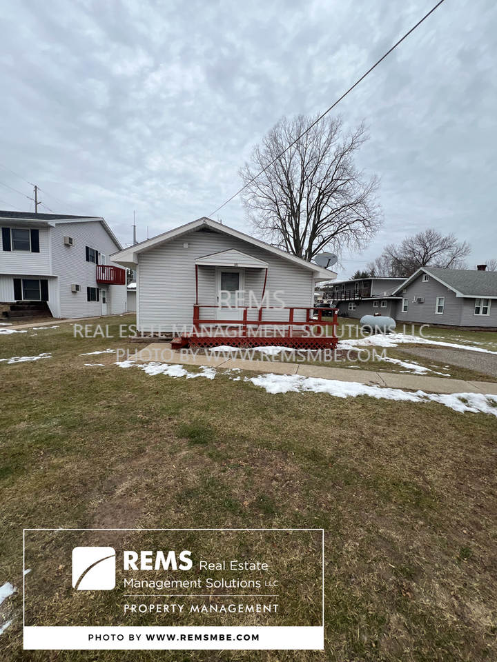 151 W Adams St #1 - Photo 6 of 10