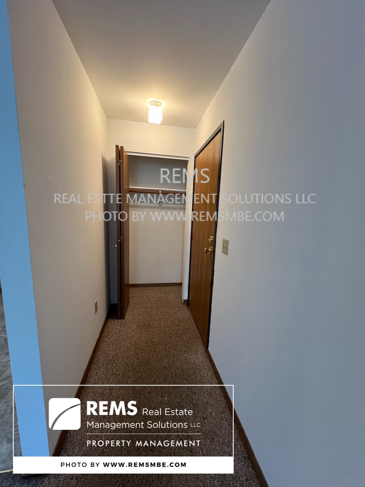 544 E Slifer St - Photo 2 of 5