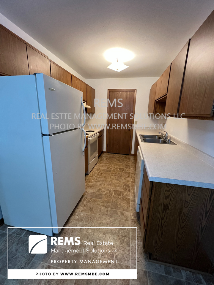 544 E Slifer St - Photo 4 of 5