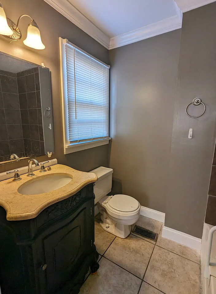 4201 Oliver Dr - Photo 3 of 5