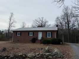 featured image of 161 Cresent Dr