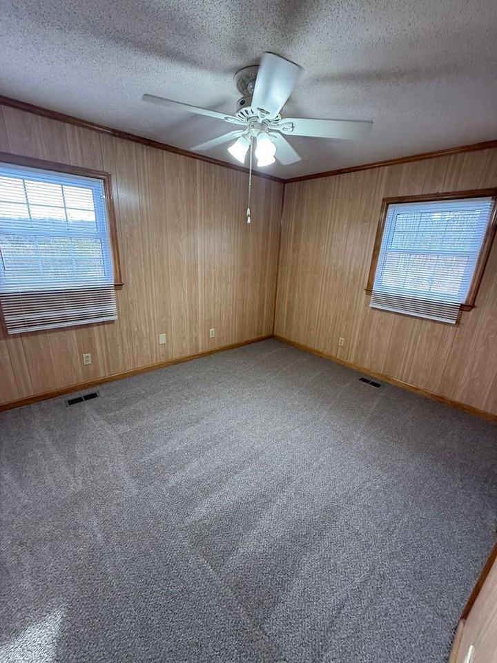 161 Cresent Dr - Photo 5 of 9