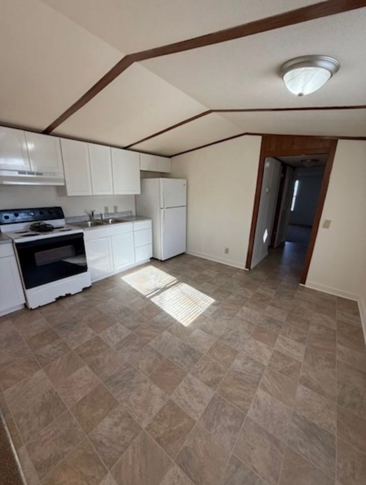 608 Springdale Dr - Photo 2 of 7