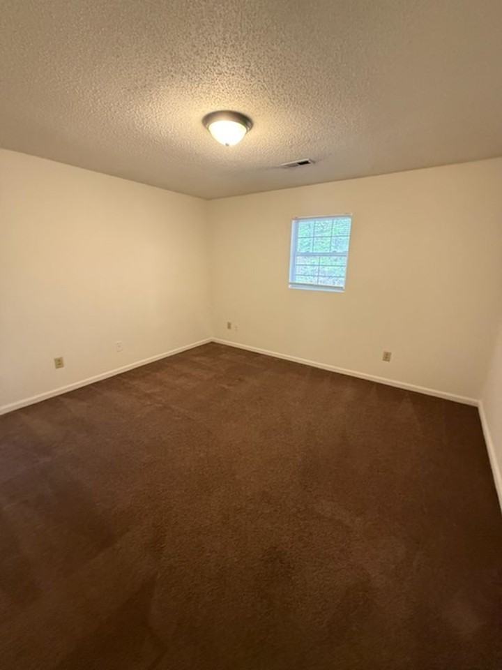 714 Breeze Hill Rd - Photo 5 of 6