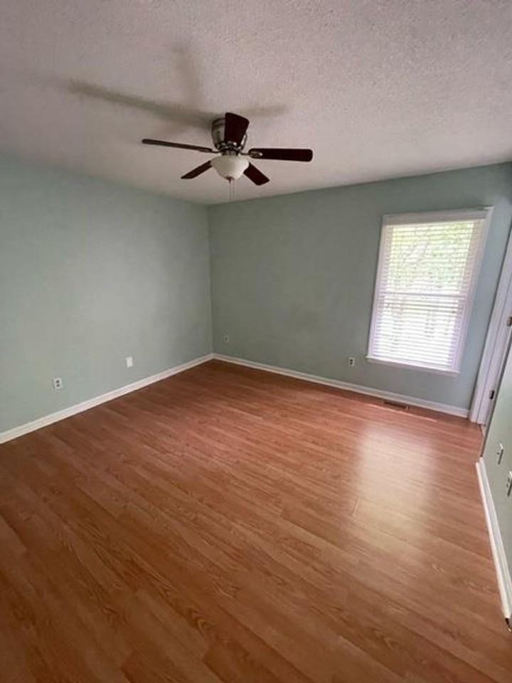 8 Bradsher Ct - Photo 7 of 12