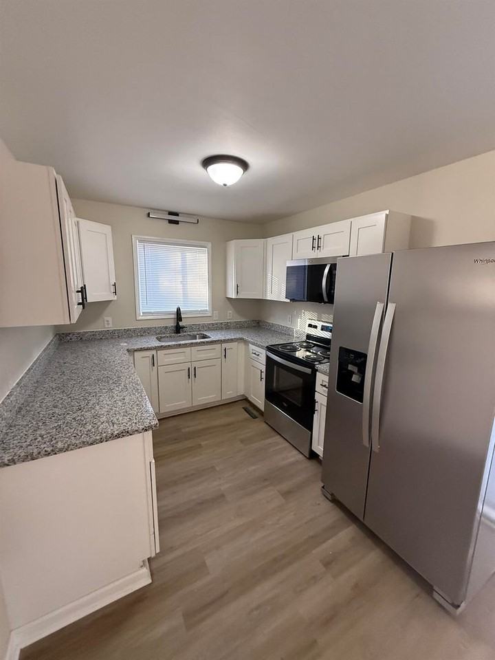 824 Fermer Rd - Photo 3 of 10