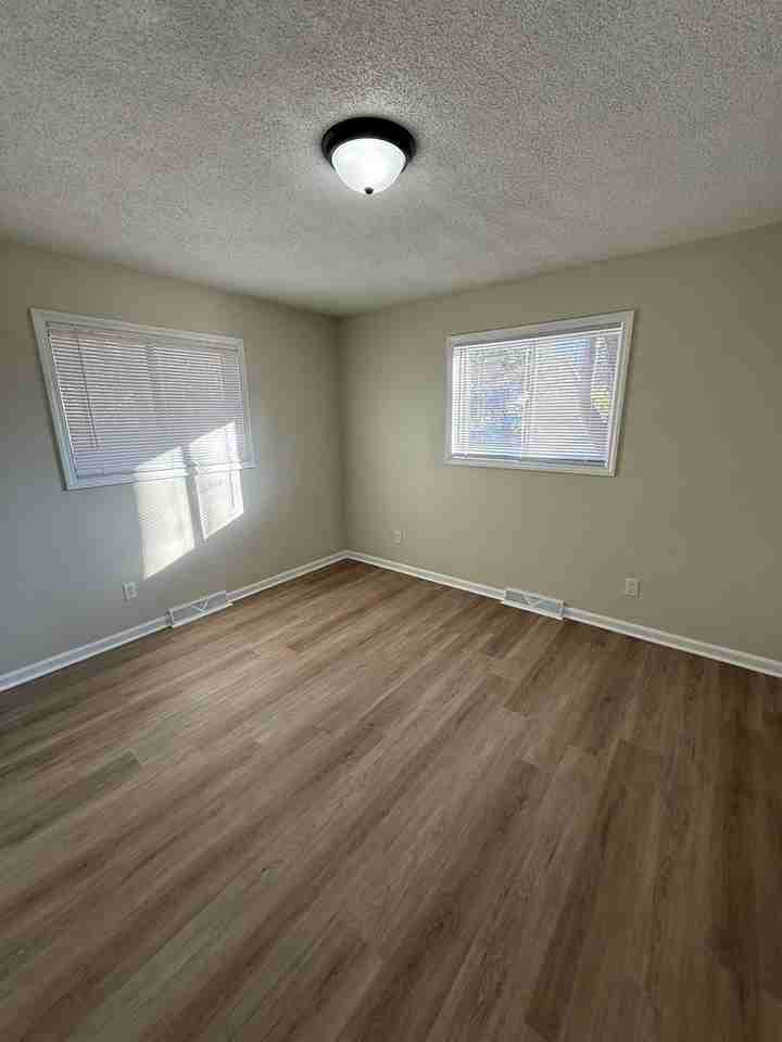 824 Fermer Rd - Photo 5 of 10