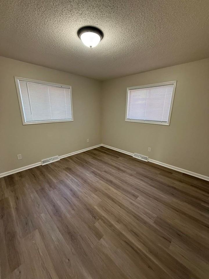 824 Fermer Rd - Photo 6 of 10