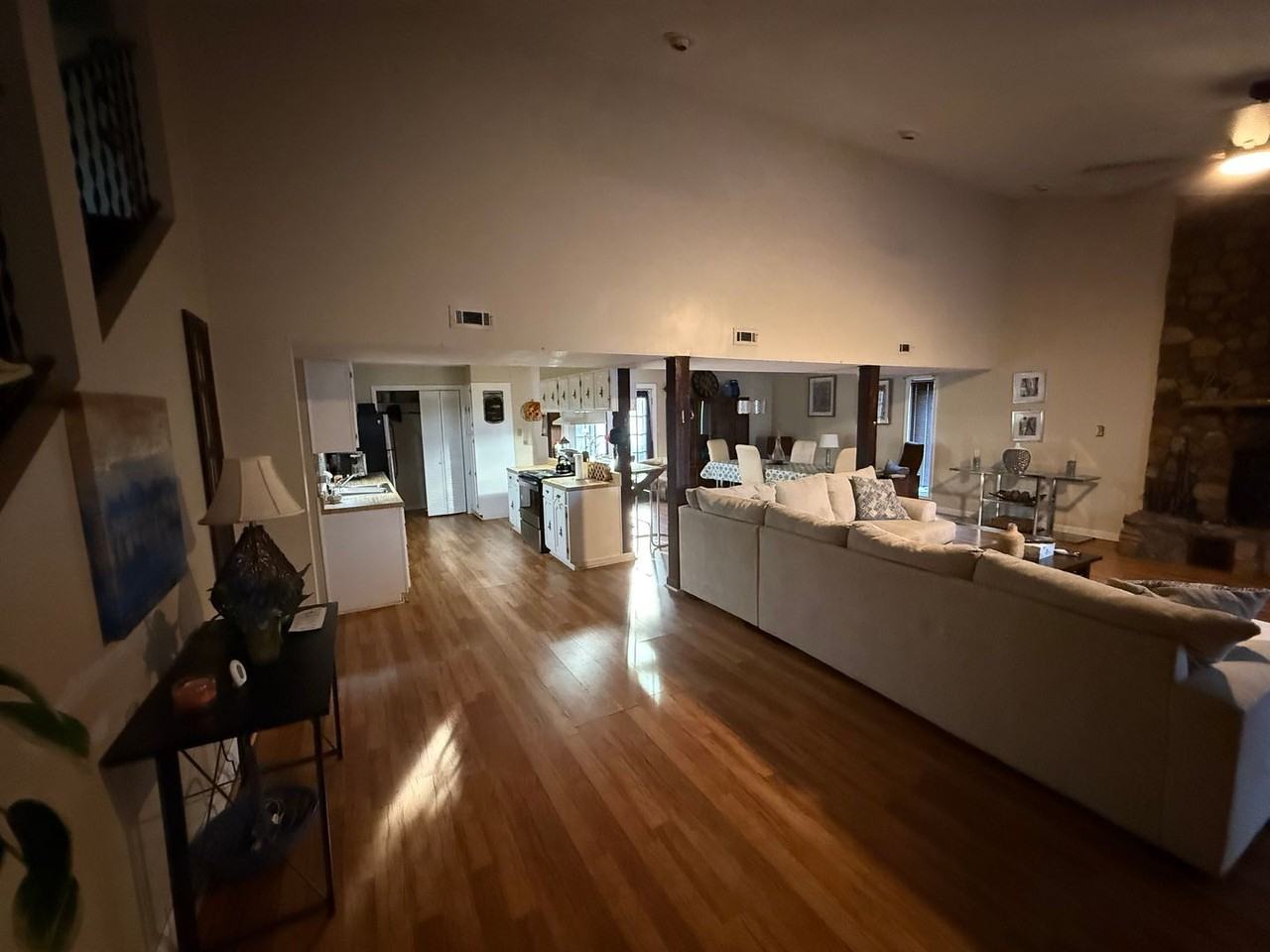 570 Trojan Way - Photo 3 of 13