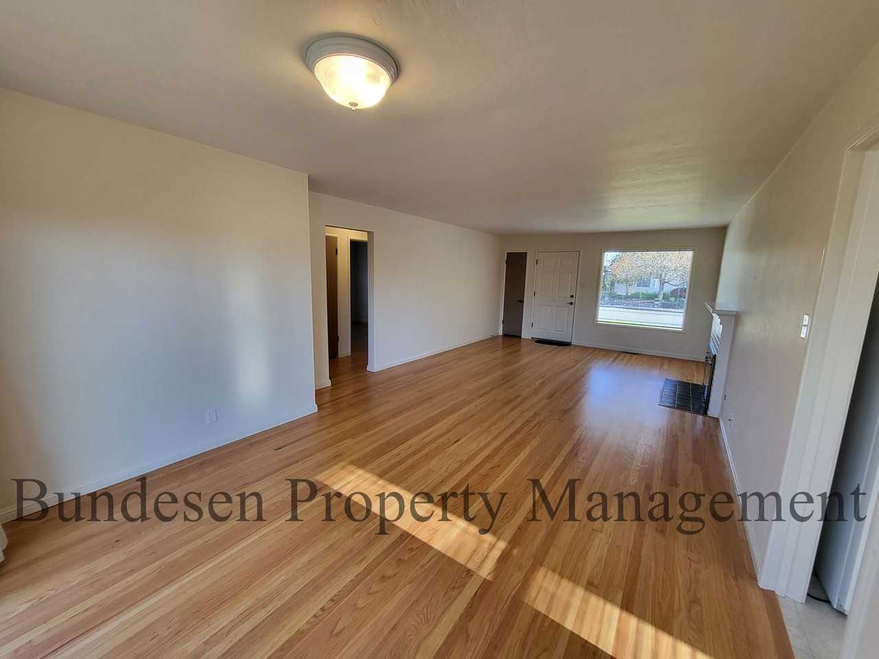 98 Wilmington Dr - Photo 3 of 11