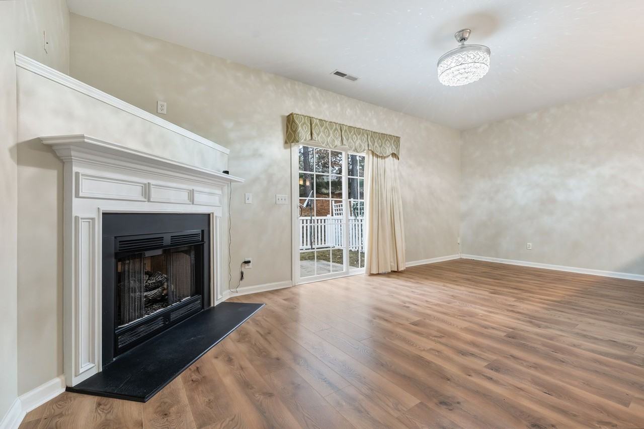 1120 Vermillion Dr - Photo 6 of 19