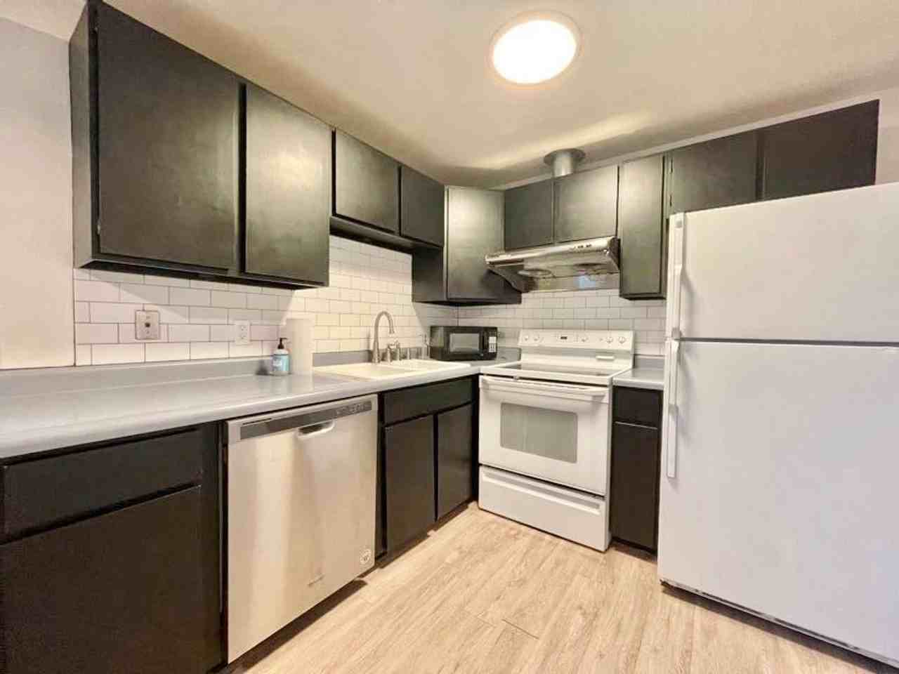 874 E Angelina Ave - Photo 7 of 31