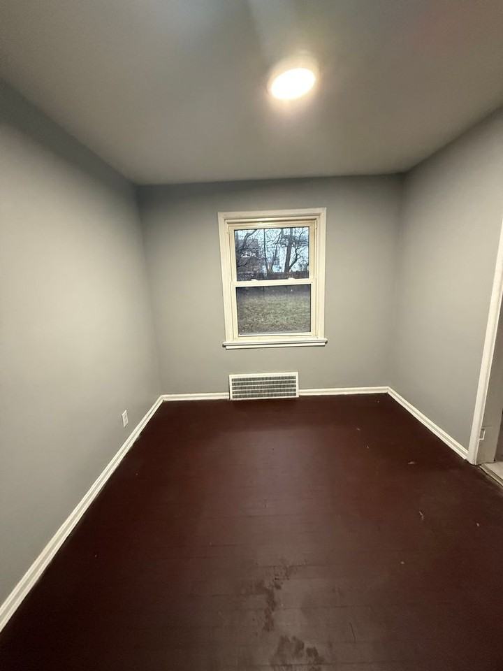 3761 E 144th St - Photo 7 of 7