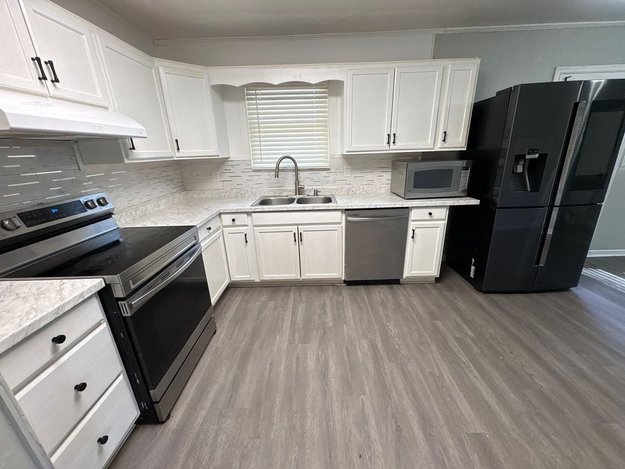 532 Dove St - Photo 4 of 14