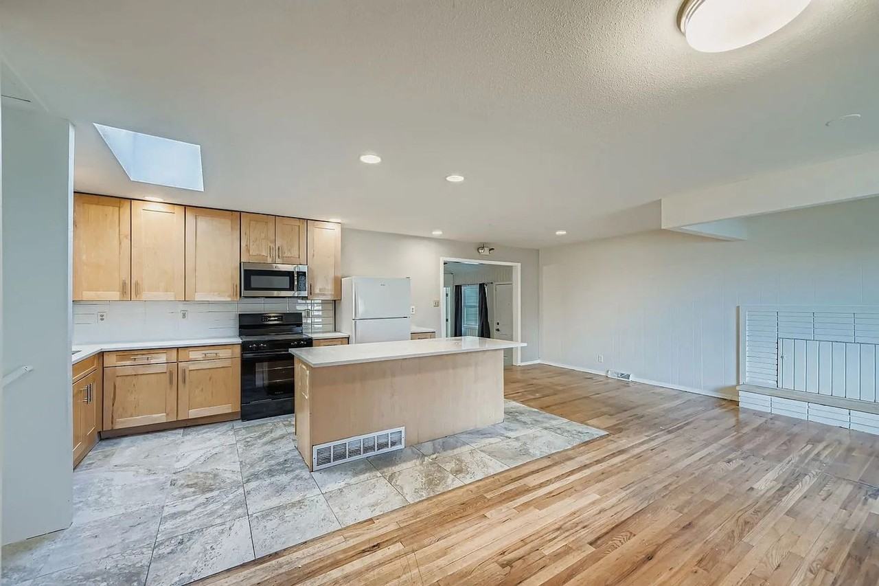 3682 Chase Ct - Photo 4 of 36