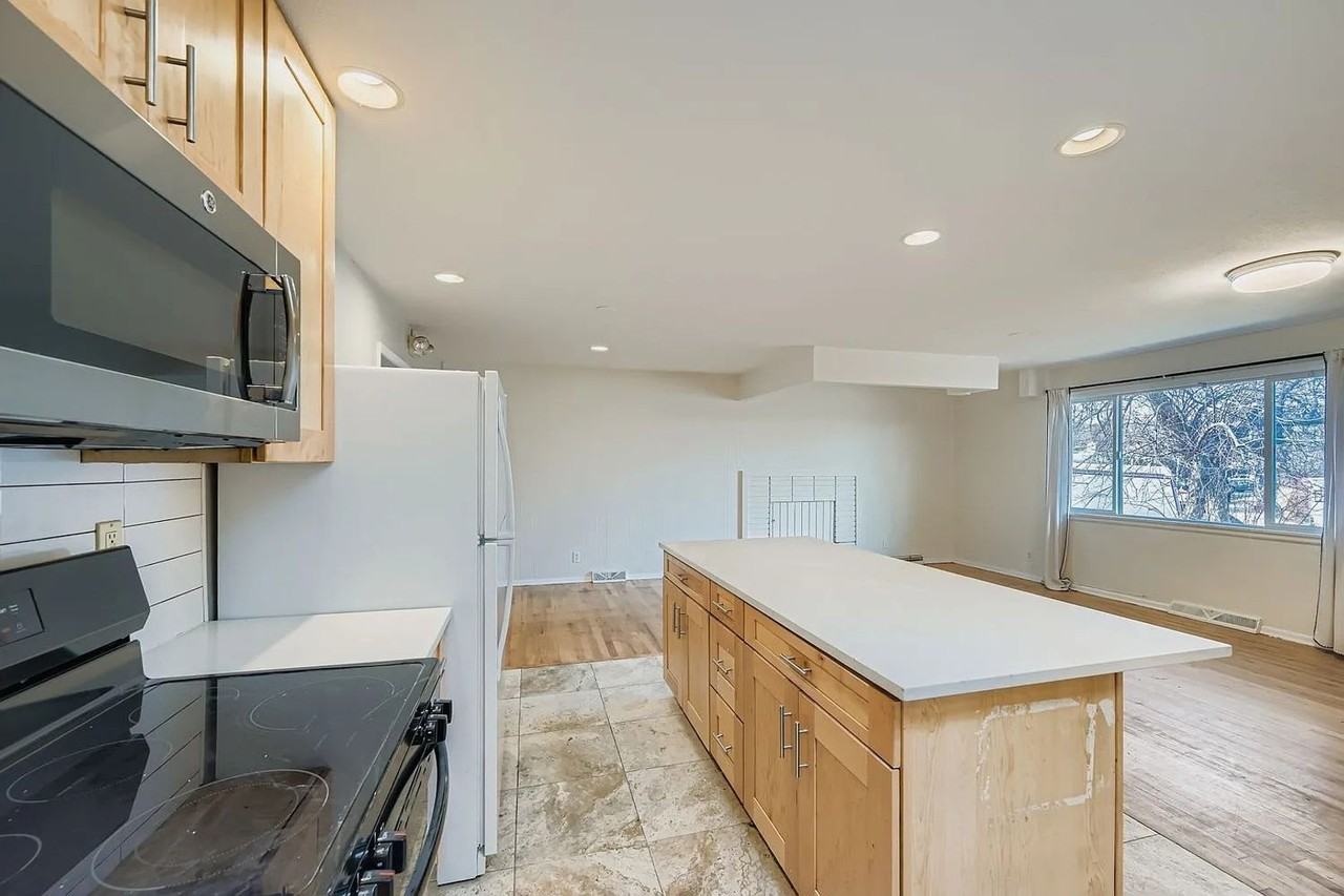 3682 Chase Ct - Photo 7 of 36