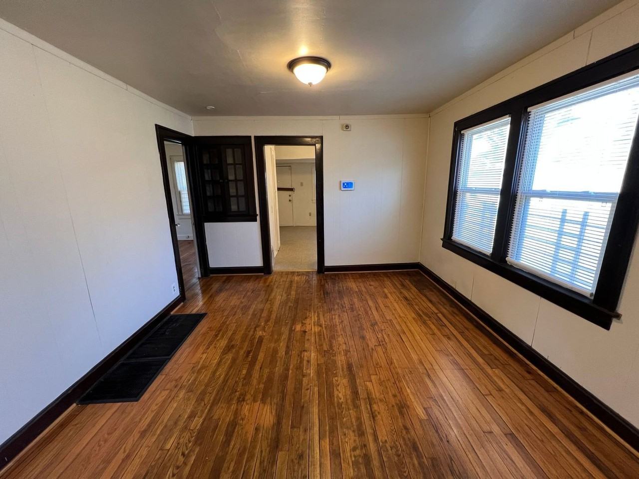 3214 E 60th St - Photo 3 of 11