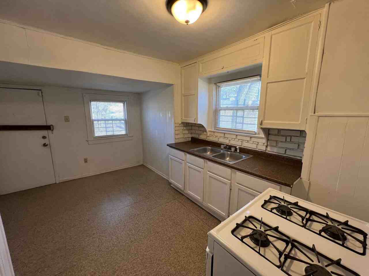 3214 E 60th St - Photo 6 of 11