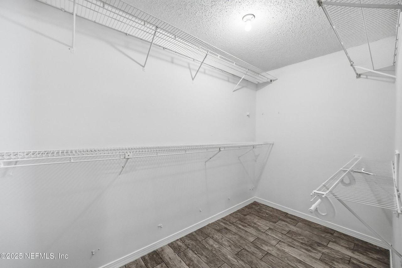 969 Alpine Ridge Ct - Photo 4 of 26