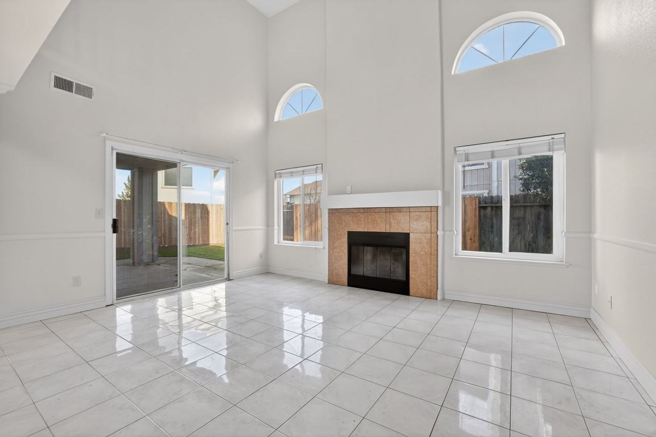 1736 Richard Ct - Photo 7 of 13