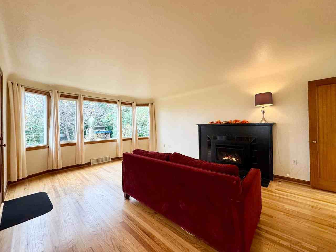 2610 2nd Ave N - Photo 6 of 26