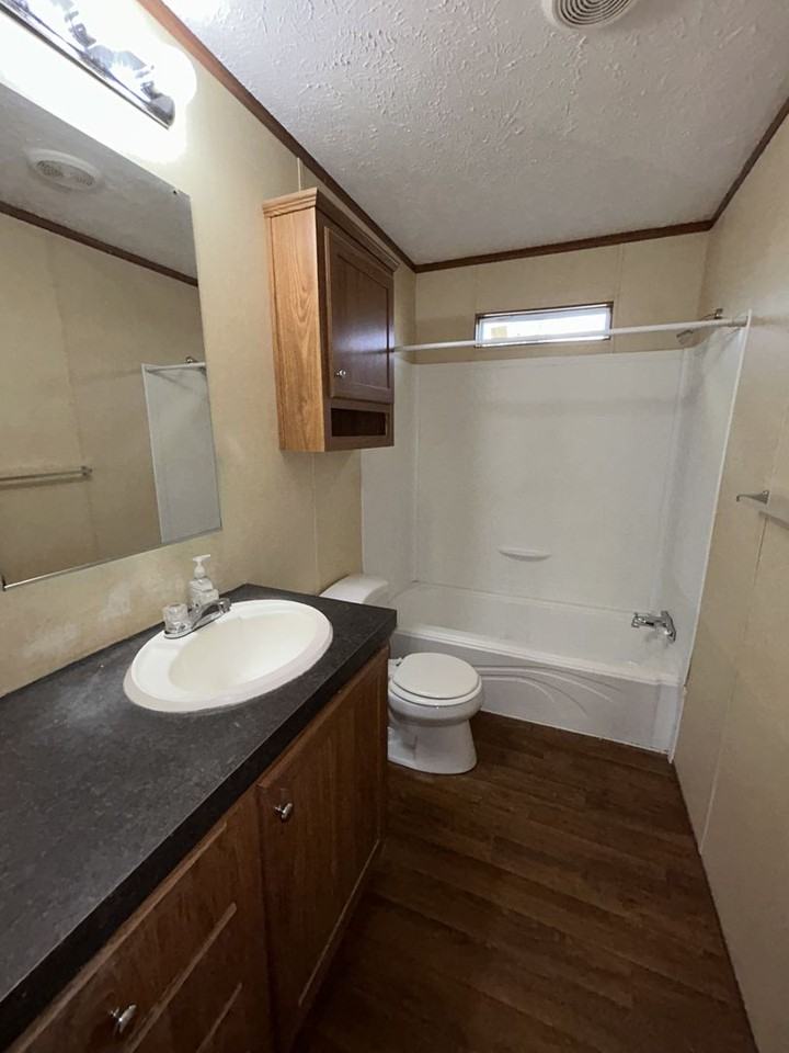 307 E Adams St - Photo 6 of 16