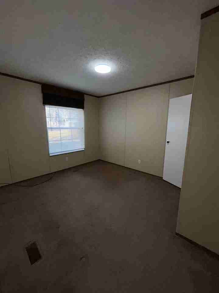 307 E Adams St - Photo 7 of 16