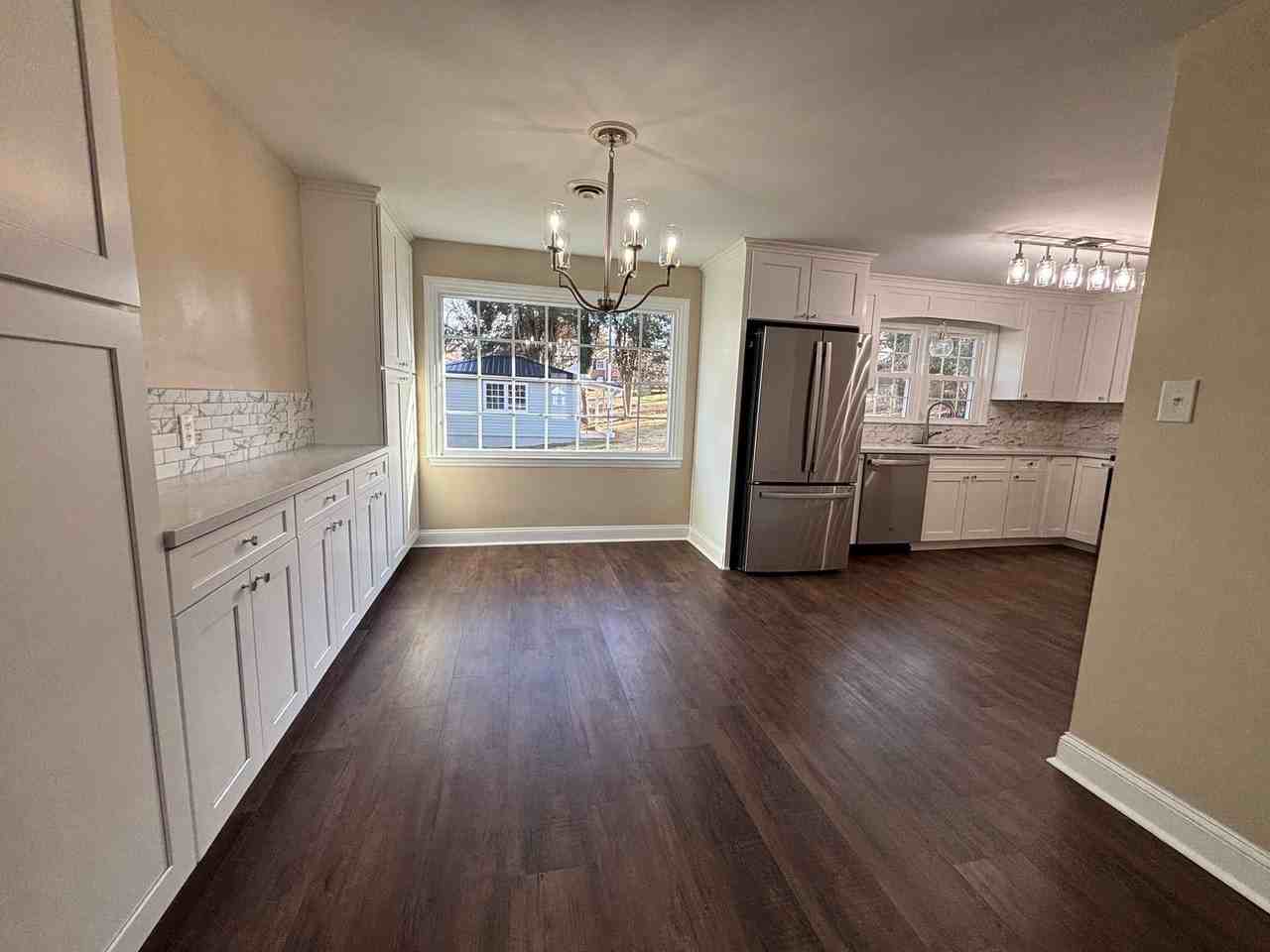 104 8th St - Photo 3 of 20