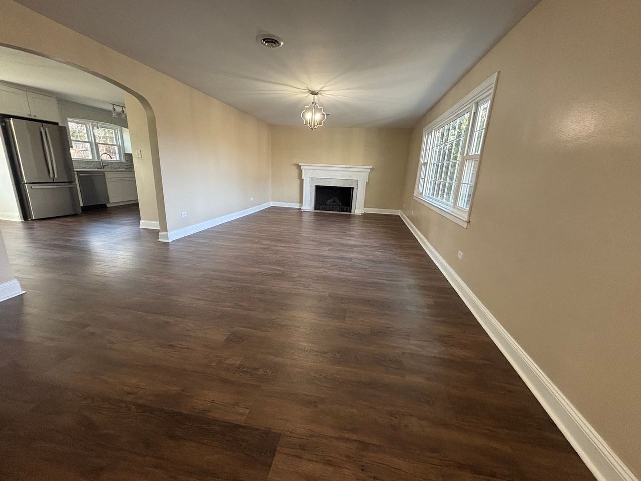 104 8th St - Photo 4 of 20