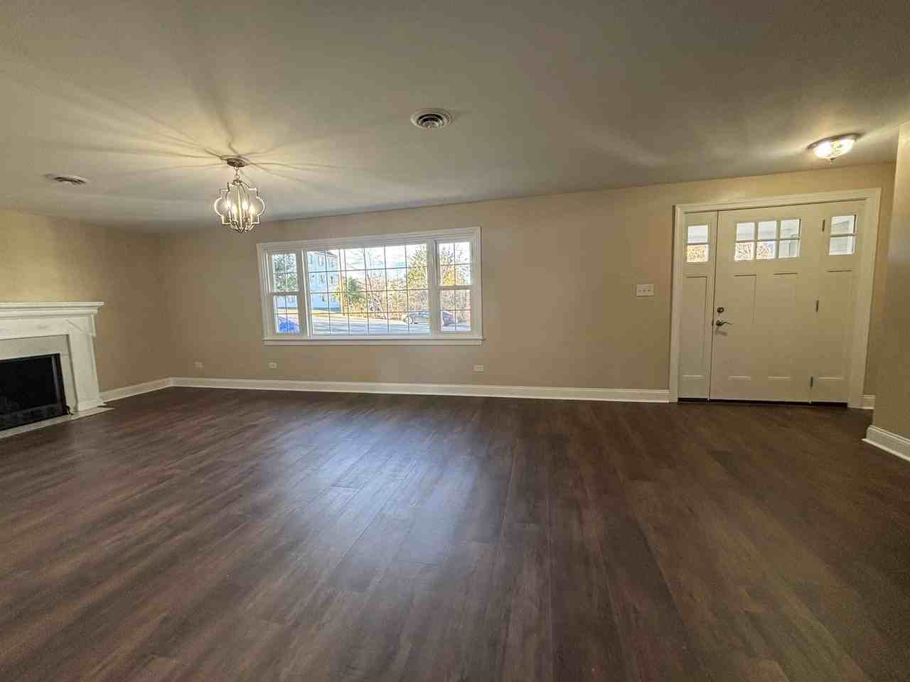 104 8th St - Photo 5 of 20