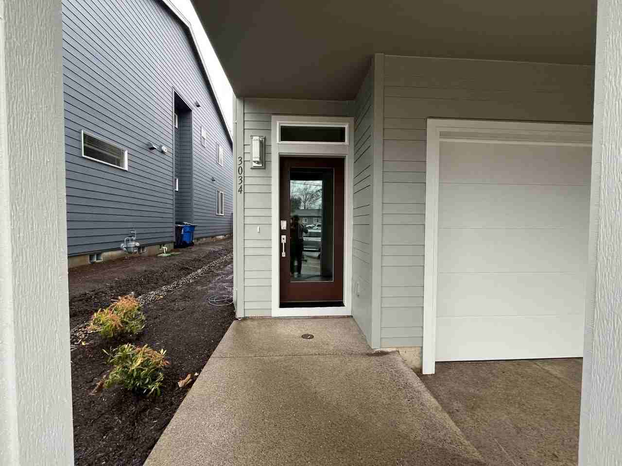 3034 Sw Linneman Dr - Photo 3 of 38