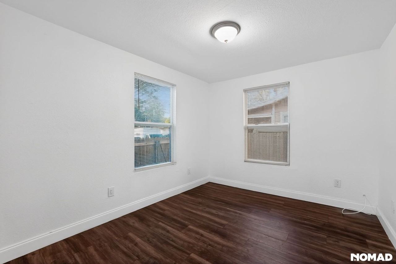 3227 70th Ave N - Photo 7 of 39