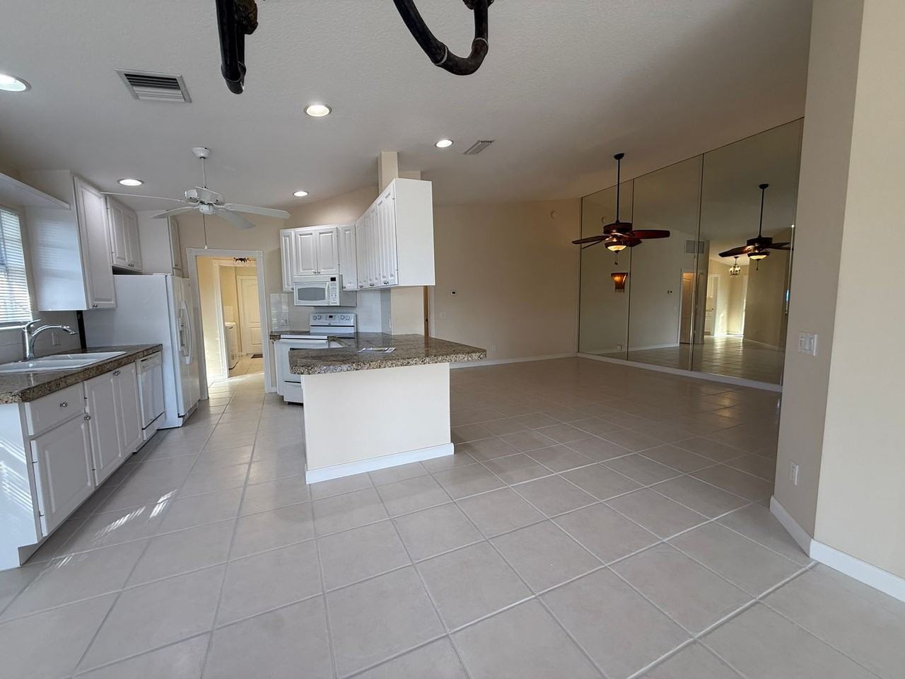 7715 Pesaro Dr - Photo 5 of 31