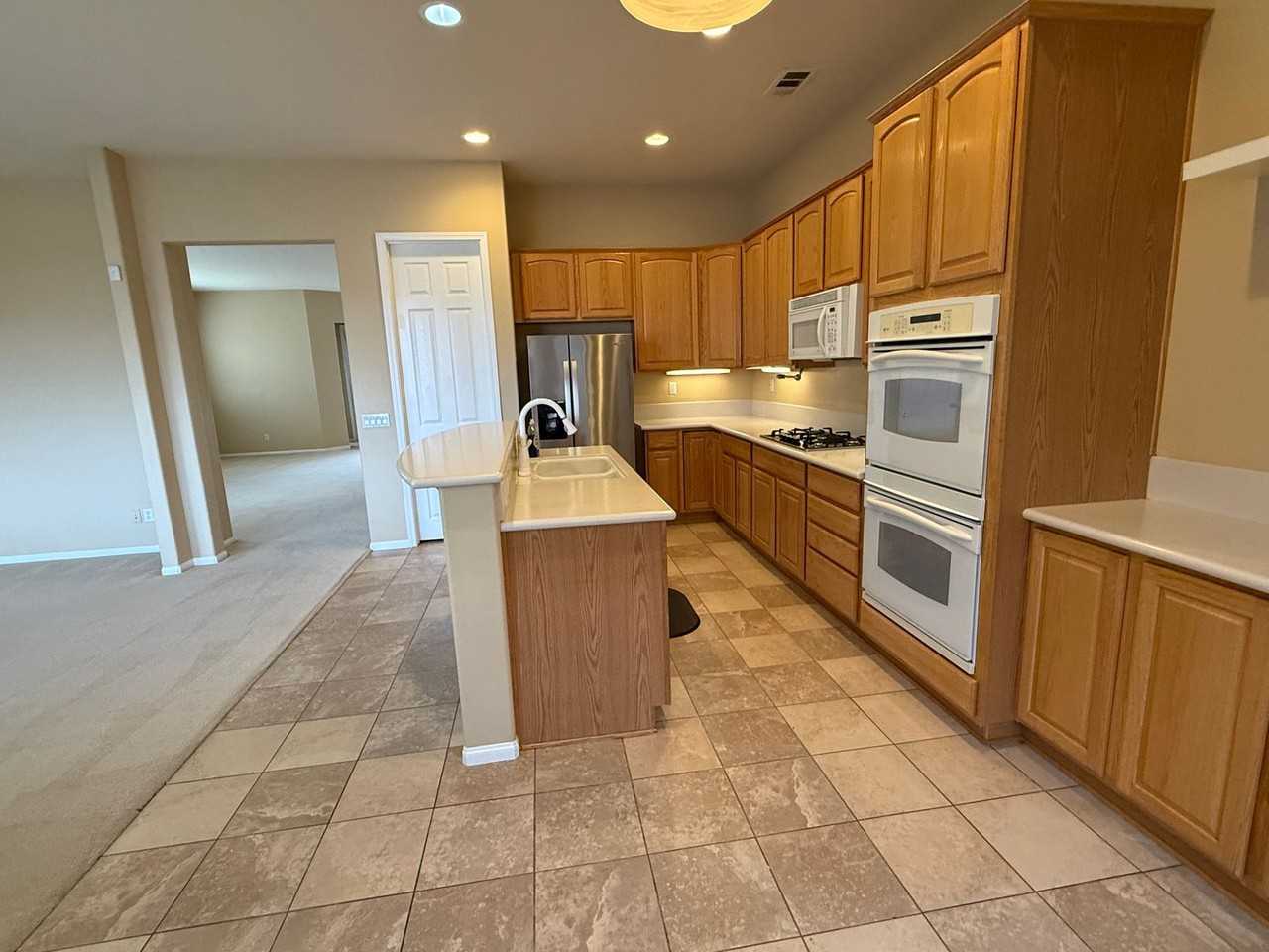 10807 Tumbleweed Rd - Photo 5 of 50