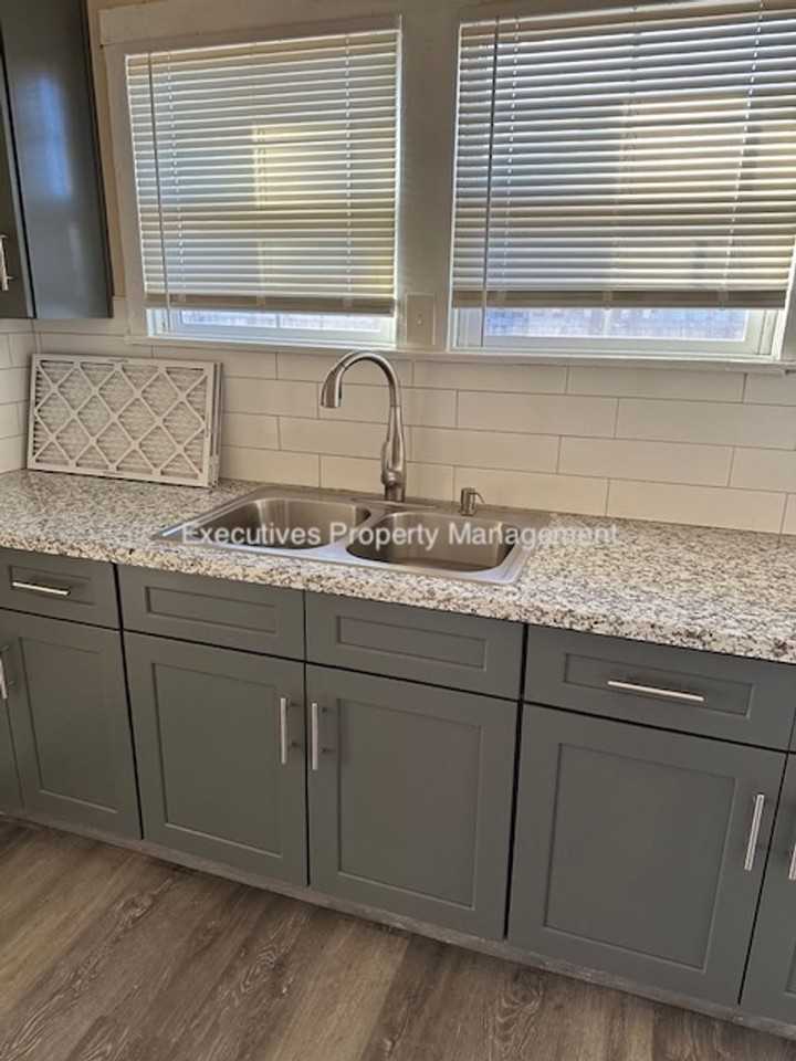 119 E Main St #A - Photo 5 of 8