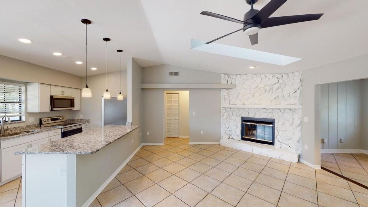 2582 Wood Oak Dr - Photo 4 of 15