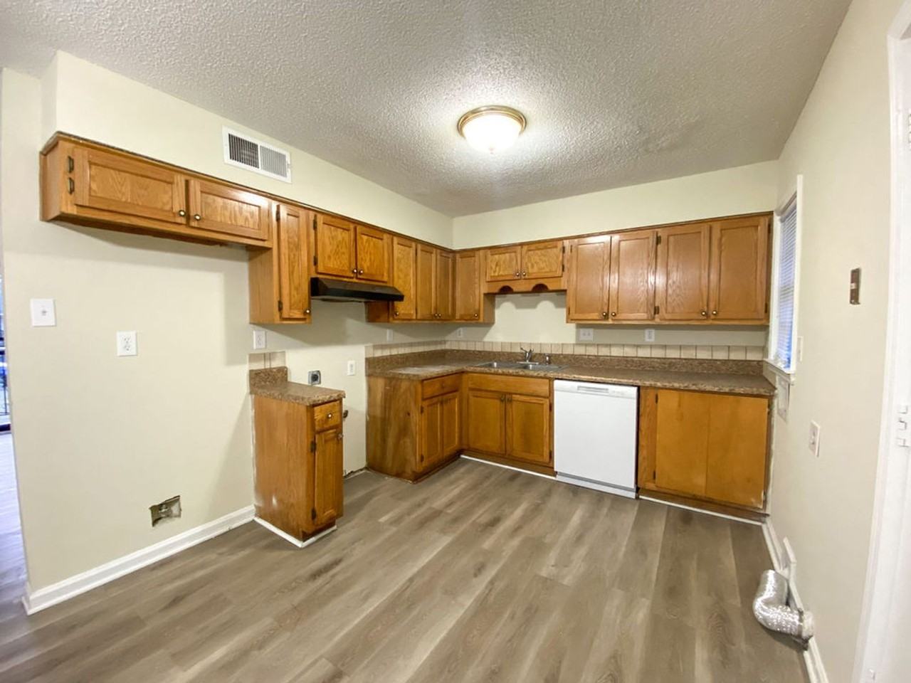 1930 Tahiti Ln - Photo 7 of 16