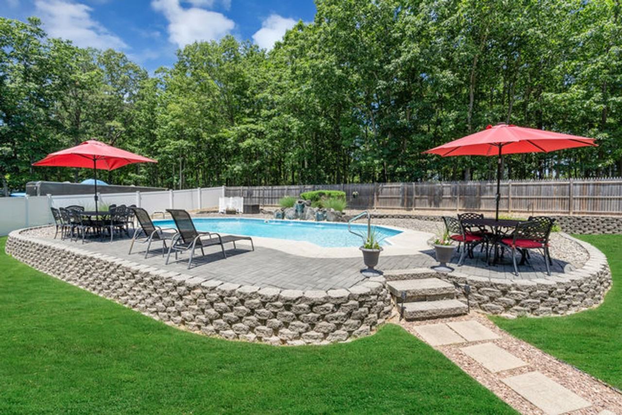 18 Harvard West Dr - Photo 2 of 50