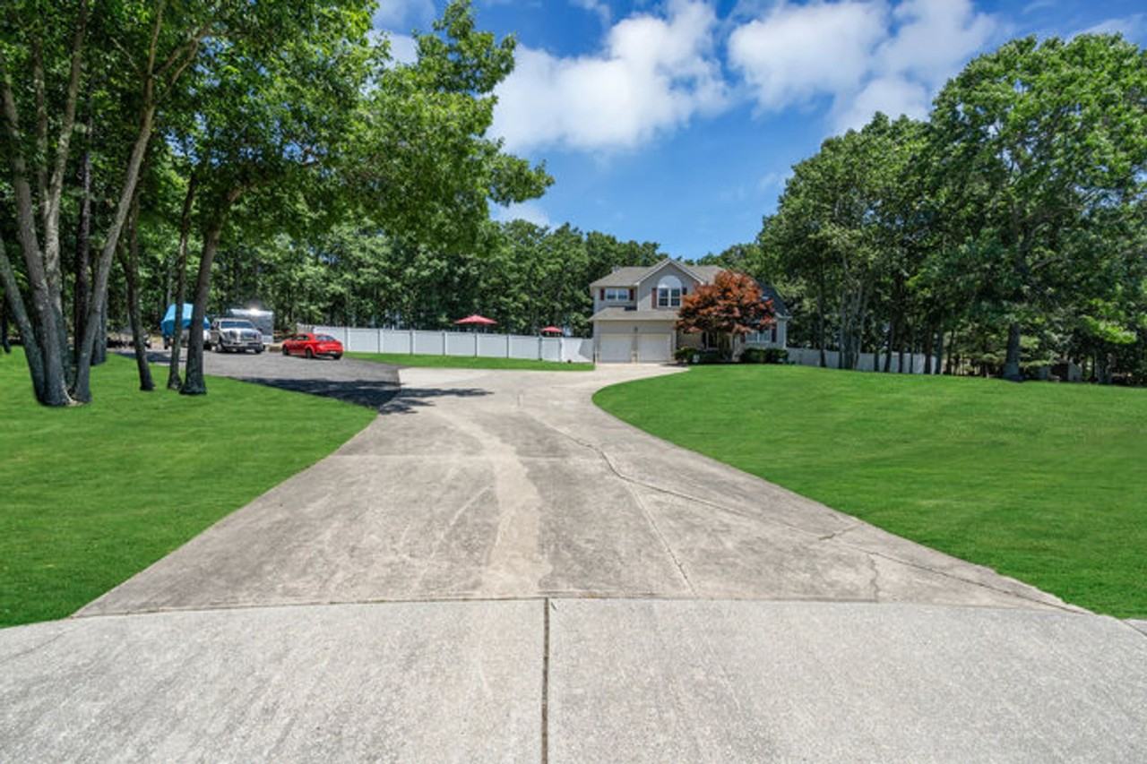 18 Harvard West Dr - Photo 7 of 50