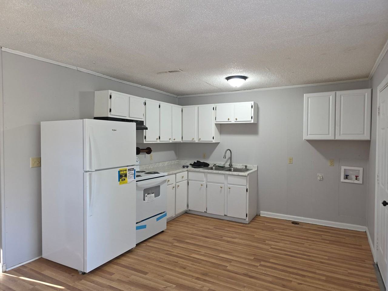 801 Bay Rd - Photo 3 of 8