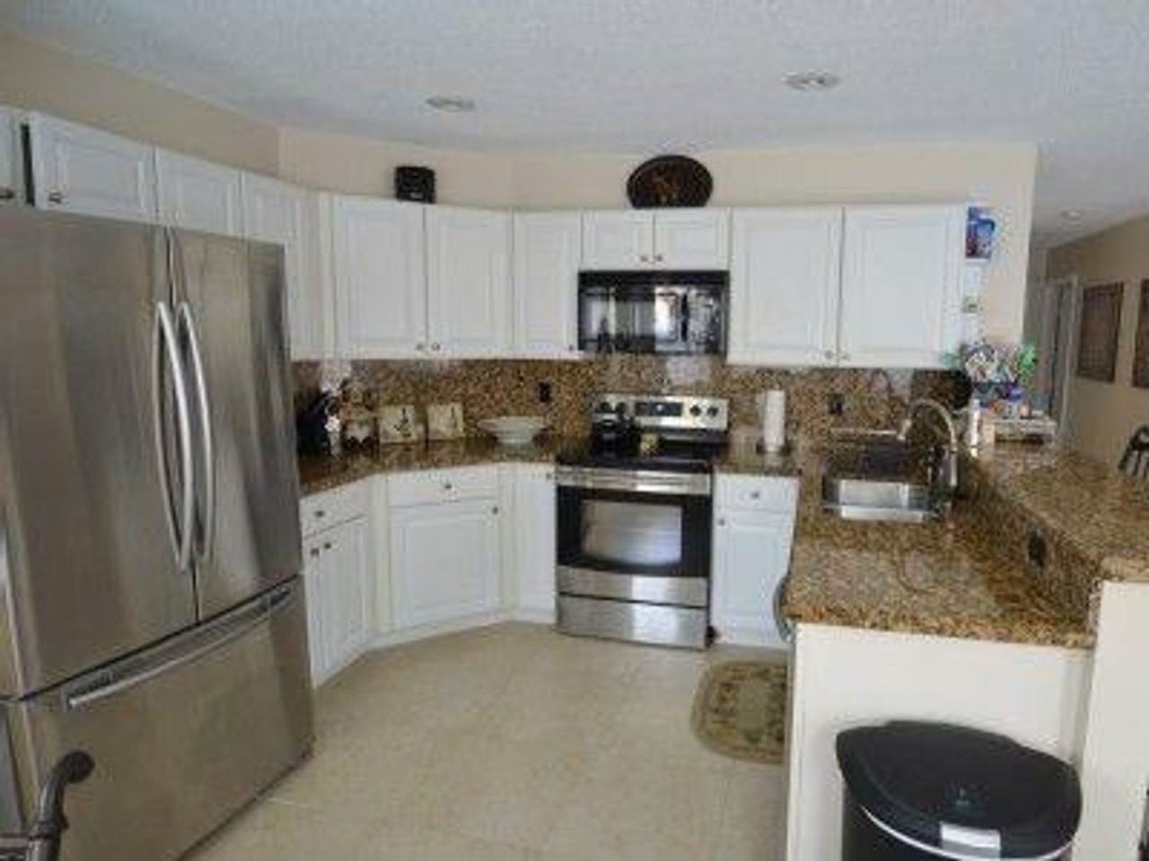 6563 Constance St - Photo 4 of 15