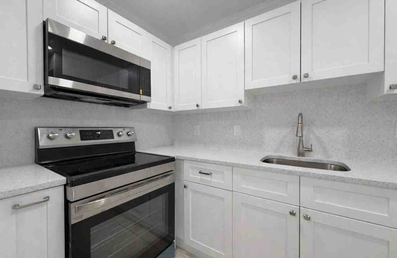 732 Neil Rd - Photo 2 of 17